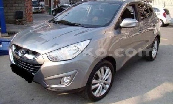 Acheter Occasion Voiture Hyundai Tucson Gris à Kigali, Rwanda Acheter Occasion Voiture Hyundai Tucson Gris à Kigali, Rwanda