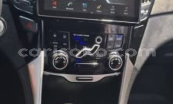 Acheter Occasion Voiture Hyundai Sonata Blanc à Kigali, Rwanda Acheter Occasion Voiture Hyundai Sonata Blanc à Kigali, Rwanda