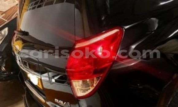 Acheter Occasion Voiture Toyota RAV4 Noir à Kigali, Rwanda Acheter Occasion Voiture Toyota RAV4 Noir à Kigali, Rwanda