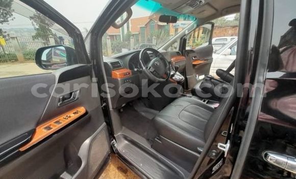 Acheter Occasion Voiture Toyota Alphard Noir à Kigali, Rwanda Acheter Occasion Voiture Toyota Alphard Noir à Kigali, Rwanda