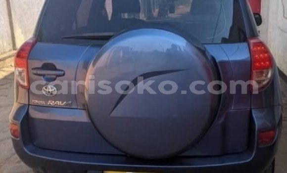 Acheter Occasion Voiture Toyota RAV4 Bleu à Kigali, Rwanda Acheter Occasion Voiture Toyota RAV4 Bleu à Kigali, Rwanda