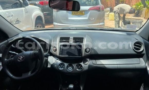 Acheter Occasion Voiture Toyota RAV4 Noir à Kigali, Rwanda Acheter Occasion Voiture Toyota RAV4 Noir à Kigali, Rwanda