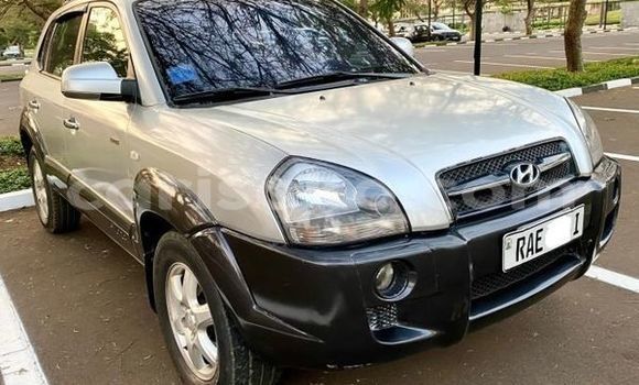 Acheter Occasion Voiture Hyundai Tucson Gris à Kigali, Rwanda Acheter Occasion Voiture Hyundai Tucson Gris à Kigali, Rwanda