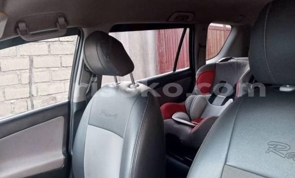 Acheter Occasion Voiture Toyota RAV4 Noir à Kigali, Rwanda Acheter Occasion Voiture Toyota RAV4 Noir à Kigali, Rwanda