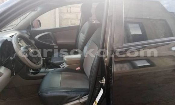 Acheter Occasion Voiture Toyota RAV4 Noir à Kigali, Rwanda Acheter Occasion Voiture Toyota RAV4 Noir à Kigali, Rwanda