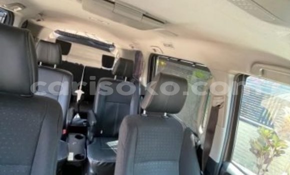 Acheter Occasion Voiture Toyota Noah Gris à Kigali, Rwanda Acheter Occasion Voiture Toyota Noah Gris à Kigali, Rwanda
