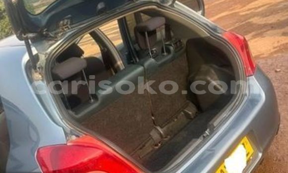 Acheter Occasion Voiture Toyota Vitz Gris à Kigali, Rwanda Acheter Occasion Voiture Toyota Vitz Gris à Kigali, Rwanda