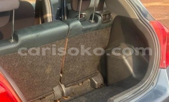 Acheter Occasion Voiture Toyota Vitz Gris à Kigali, Rwanda Acheter Occasion Voiture Toyota Vitz Gris à Kigali, Rwanda