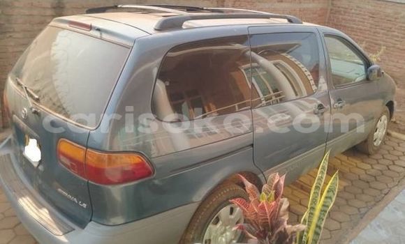 Acheter Occasion Voiture Toyota Sienna Gris à Kigali, Rwanda Acheter Occasion Voiture Toyota Sienna Gris à Kigali, Rwanda