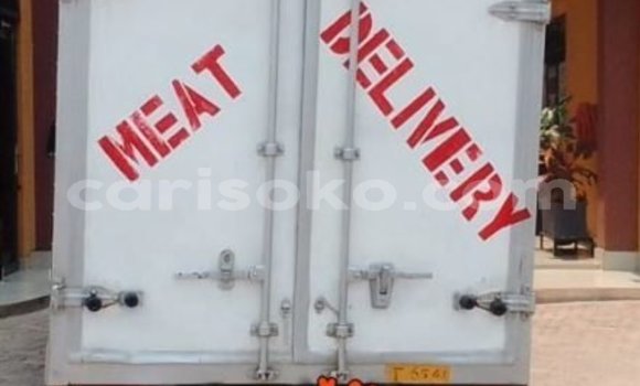 Acheter Occasion Voiture Hyundai Cargo Blanc à Kigali, Rwanda Acheter Occasion Voiture Hyundai Cargo Blanc à Kigali, Rwanda