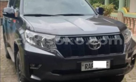 Acheter Occasion Voiture Toyota Land Cruiser Gris à Kigali, Rwanda Acheter Occasion Voiture Toyota Land Cruiser Gris à Kigali, Rwanda