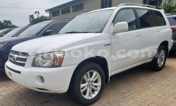 Acheter Occasion Voiture Toyota Highlander Blanc à Kigali, Rwanda Acheter Occasion Voiture Toyota Highlander Blanc à Kigali, Rwanda