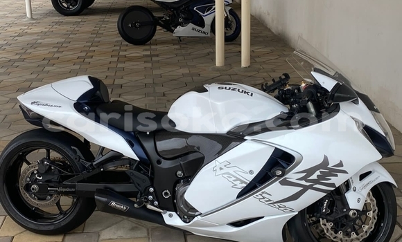 Sayi Na hannu Suzuki HAYABUSA Blanc Motsi in Kigali a Rwanda