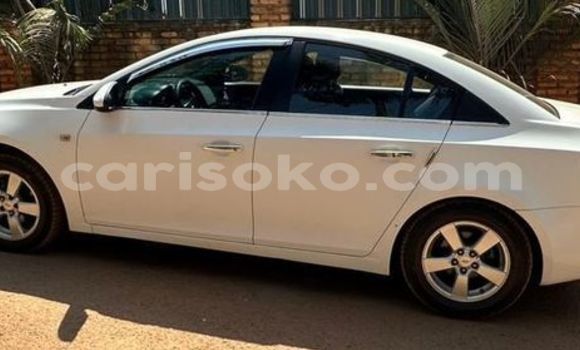 Acheter Occasion Voiture Chevrolet Cruze Blanc à Kigali, Rwanda Acheter Occasion Voiture Chevrolet Cruze Blanc à Kigali, Rwanda