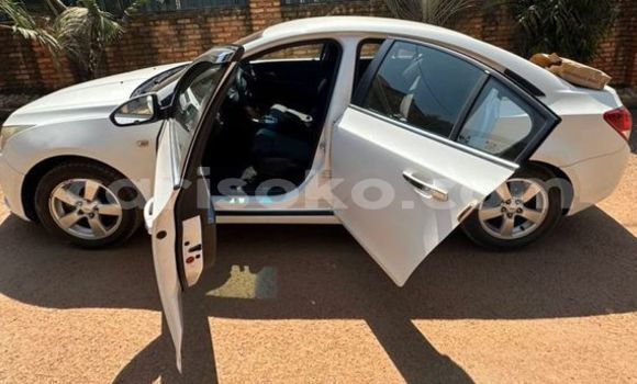 Acheter Occasion Voiture Chevrolet Cruze Blanc à Kigali, Rwanda Acheter Occasion Voiture Chevrolet Cruze Blanc à Kigali, Rwanda