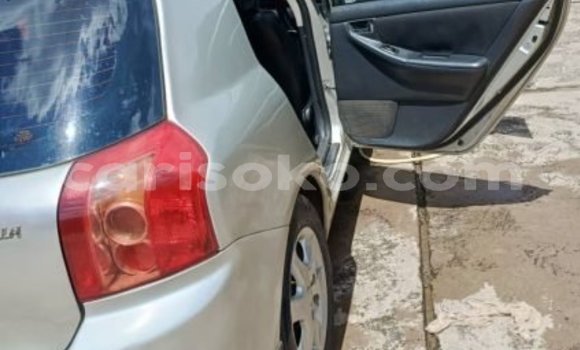 Acheter Occasion Voiture Toyota Corolla Blanc à Kigali, Rwanda Acheter Occasion Voiture Toyota Corolla Blanc à Kigali, Rwanda