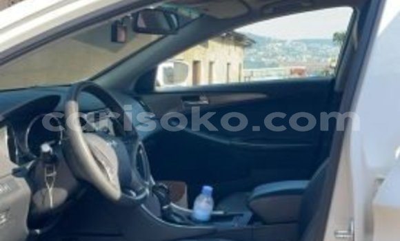 Acheter Occasion Voiture Hyundai Sonata Blanc à Kigali, Rwanda Acheter Occasion Voiture Hyundai Sonata Blanc à Kigali, Rwanda