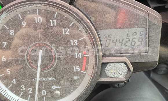 Acheter Occasion Moto Yamaha R1 Blanc à Kigali, Rwanda Acheter Occasion Moto Yamaha R1 Blanc à Kigali, Rwanda