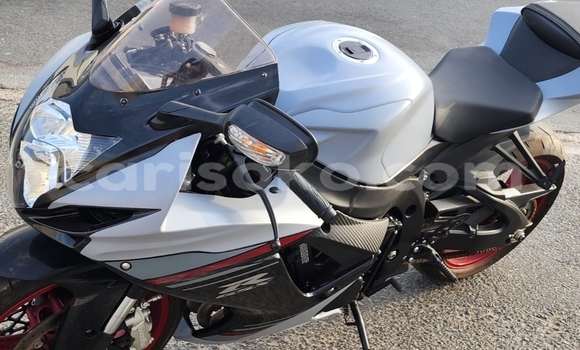 Acheter Occasion Moto Suzuki GSX–R Gris à Kigali, Rwanda Acheter Occasion Moto Suzuki GSX–R Gris à Kigali, Rwanda