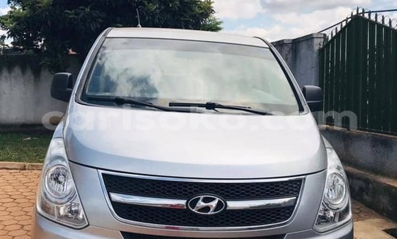 اشتري مستعمل Hyundai Grand Starex Autre سيارة في Gasarenda في Rwanda