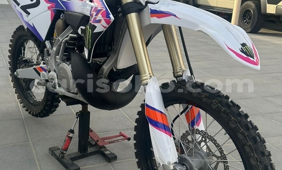 Acheter Occasion Moto Yamaha YZ Blanc à Kigali, Rwanda