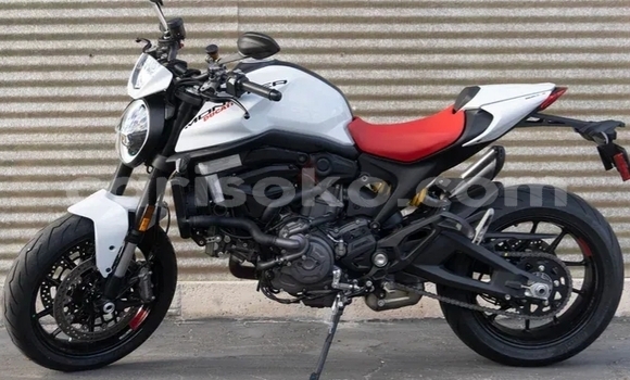 Acheter Occasion Moto Ducati Monster Blanc à Kigali, Rwanda Acheter Occasion Moto Ducati Monster Blanc à Kigali, Rwanda