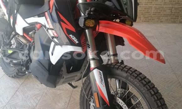 اشتري مستعمل KTM ADVENTURE Blanc دراجة نارية في Kigali في Rwanda