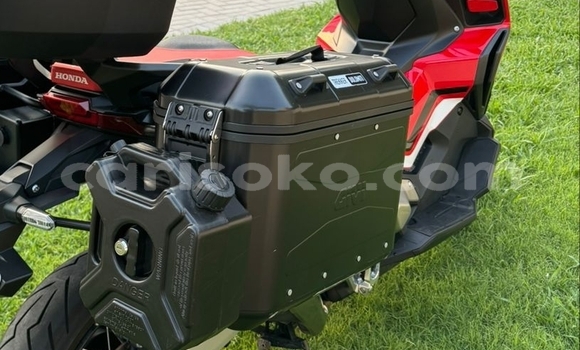 Acheter Occasion Moto Honda X-ADV Rouge à Kigali, Rwanda Acheter Occasion Moto Honda X-ADV Rouge à Kigali, Rwanda