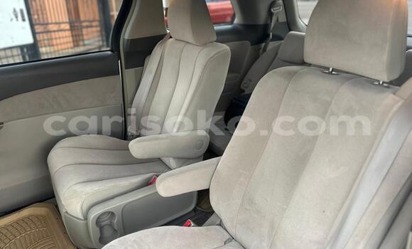 Acheter Occasion Voiture Toyota Estima White à Kigali, Rwanda Acheter Occasion Voiture Toyota Estima White à Kigali, Rwanda