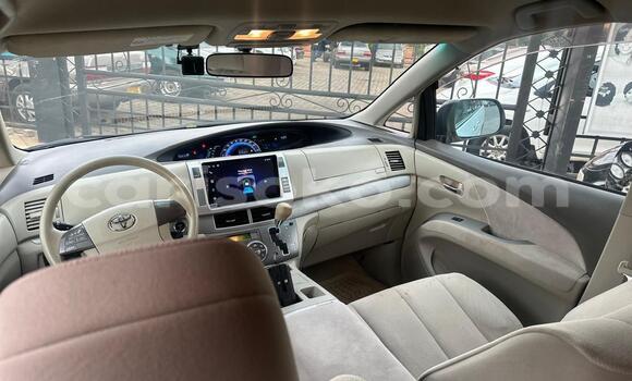 Acheter Occasion Voiture Toyota Estima White à Kigali, Rwanda Acheter Occasion Voiture Toyota Estima White à Kigali, Rwanda
