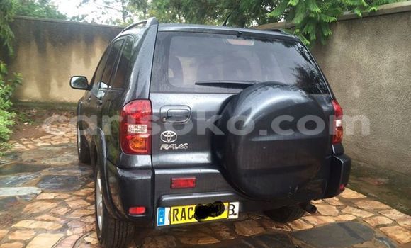 Acheter Occasion Voiture Toyota RAV4 Noir à Gicumbi, Rwanda Acheter Occasion Voiture Toyota RAV4 Noir à Gicumbi, Rwanda