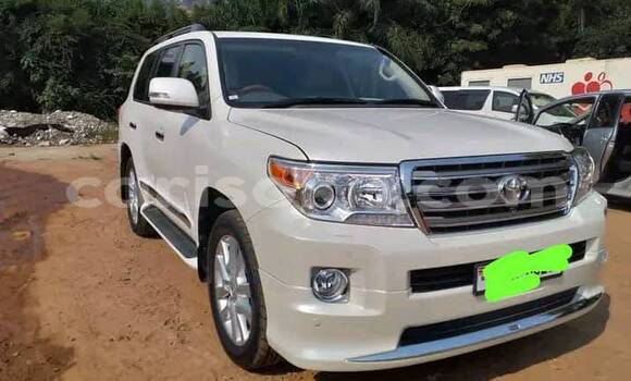 Acheter Occasion Voiture Toyota 4Runner White à Kigali, Rwanda