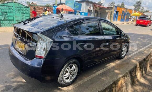 Acheter Occasion Voiture Toyota Prius Blanc à Kigali, Rwanda Acheter Occasion Voiture Toyota Prius Blanc à Kigali, Rwanda