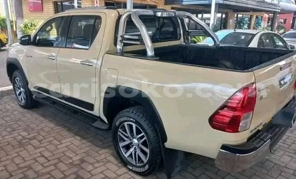 Sayi Na hannu Toyota Hilux Marron Mota in Gicumbi a Rwanda Sayi Na hannu Toyota Hilux Marron Mota in Gicumbi a Rwanda