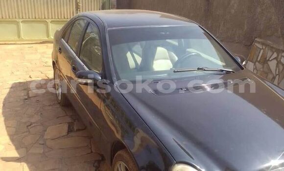 Acheter Occasion Voiture Mercedes-Benz C–Class Bleu à Cyangugu, Cyangugu Acheter Occasion Voiture Mercedes-Benz C–Class Bleu à Cyangugu, Cyangugu