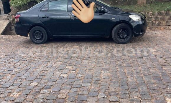 Acheter Occasion Voiture Toyota Yaris Noir à Gasarenda, Rwanda Acheter Occasion Voiture Toyota Yaris Noir à Gasarenda, Rwanda