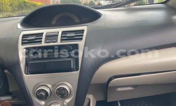 Acheter Occasion Voiture Toyota Yaris Noir à Gasarenda, Rwanda Acheter Occasion Voiture Toyota Yaris Noir à Gasarenda, Rwanda