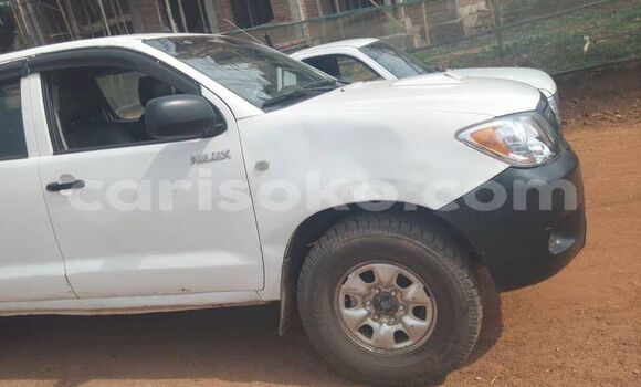 Buy Used Toyota Hilux White Car in Gicumbi in Rwanda Buy Used Toyota Hilux White Car in Gicumbi in Rwanda