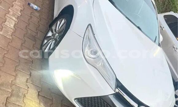 Acheter Occasion Voiture Toyota Camry Blanc à Gasarenda, Rwanda Acheter Occasion Voiture Toyota Camry Blanc à Gasarenda, Rwanda