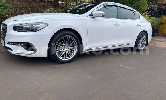 Acheter Occasion Voiture Hyundai Grandeur White à Gasarenda, Rwanda Acheter Occasion Voiture Hyundai Grandeur White à Gasarenda, Rwanda