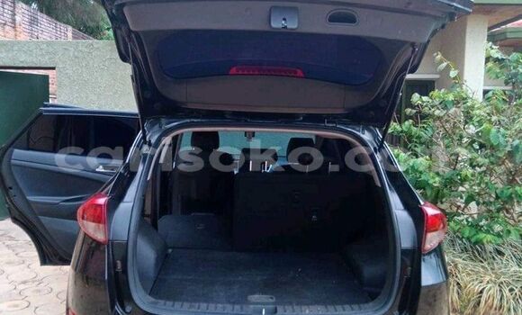 Acheter Occasion Voiture Hyundai Tucson Noir à Gasarenda, Rwanda Acheter Occasion Voiture Hyundai Tucson Noir à Gasarenda, Rwanda