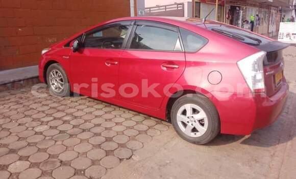 Acheter Occasion Voiture Toyota Prius Rouge à Gasarenda, Rwanda Acheter Occasion Voiture Toyota Prius Rouge à Gasarenda, Rwanda