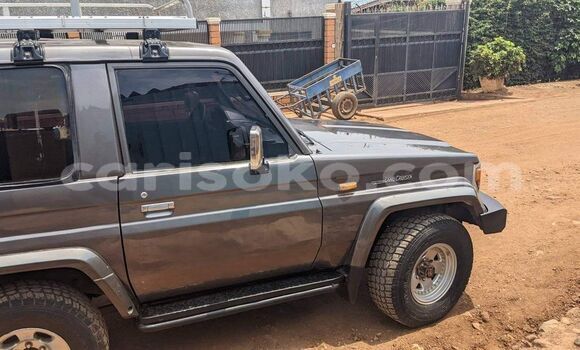 Acheter Occasion Voiture Toyota Land Cruiser Autre à Gasarenda, Rwanda Acheter Occasion Voiture Toyota Land Cruiser Autre à Gasarenda, Rwanda