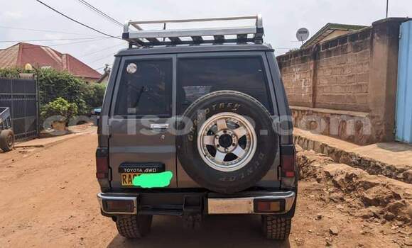 Acheter Occasion Voiture Toyota Land Cruiser Autre à Gasarenda, Rwanda Acheter Occasion Voiture Toyota Land Cruiser Autre à Gasarenda, Rwanda