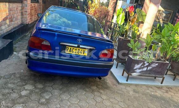 Sayi Na hannu Toyota Avensis Bleu Mota in Gasarenda a Rwanda Sayi Na hannu Toyota Avensis Bleu Mota in Gasarenda a Rwanda