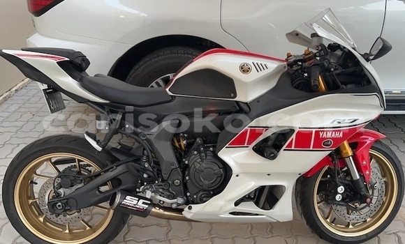 Sayi Na hannu Yamaha YZF White Motsi in Kigali a Rwanda