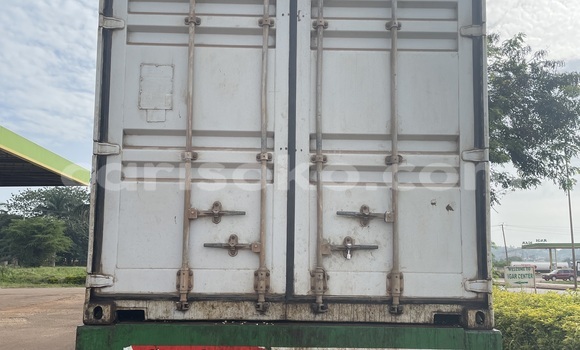 Sayi Na hannu Scania Irizar White Babbar mota in Kigali a Rwanda Sayi Na hannu Scania Irizar White Babbar mota in Kigali a Rwanda