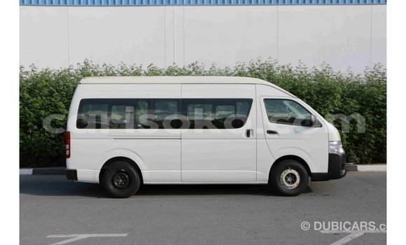 Acheter Import Voiture Toyota Hiace Blanc à Import - Dubai, Rwanda Acheter Import Voiture Toyota Hiace Blanc à Import - Dubai, Rwanda