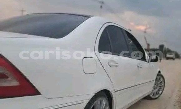 Acheter Occasion Voiture Mercedes-Benz AMG GLC Blanc à Bokwango, Rwanda Acheter Occasion Voiture Mercedes-Benz AMG GLC Blanc à Bokwango, Rwanda