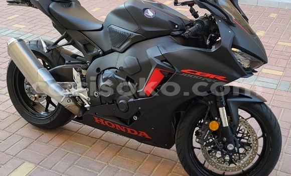 اشتري مستعمل Honda CBR 1000 RR Black دراجة نارية في Kigali في Rwanda